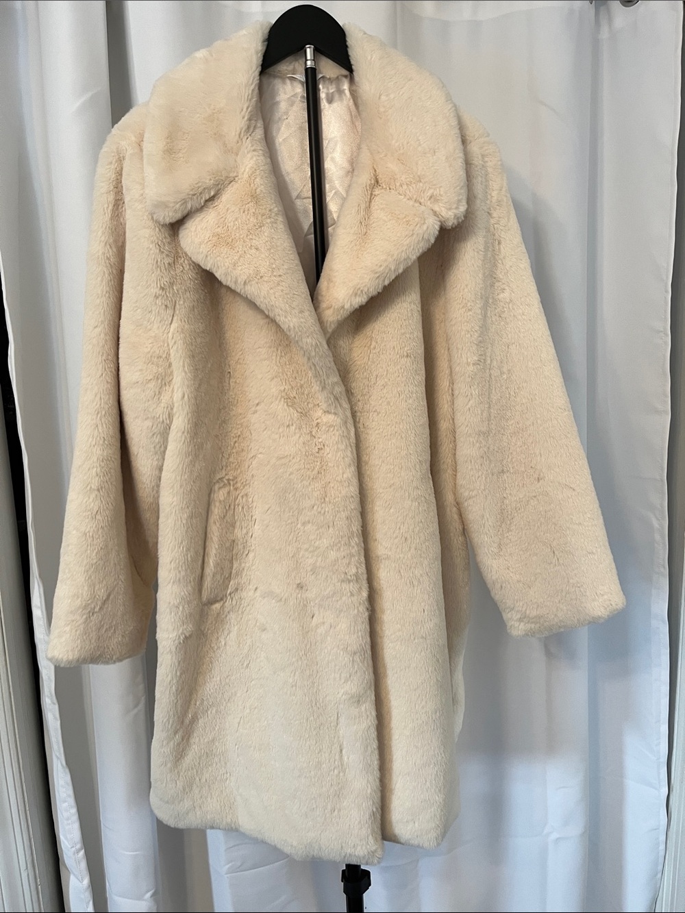 Time and Tru Cream Faux Fur Teddy Coat